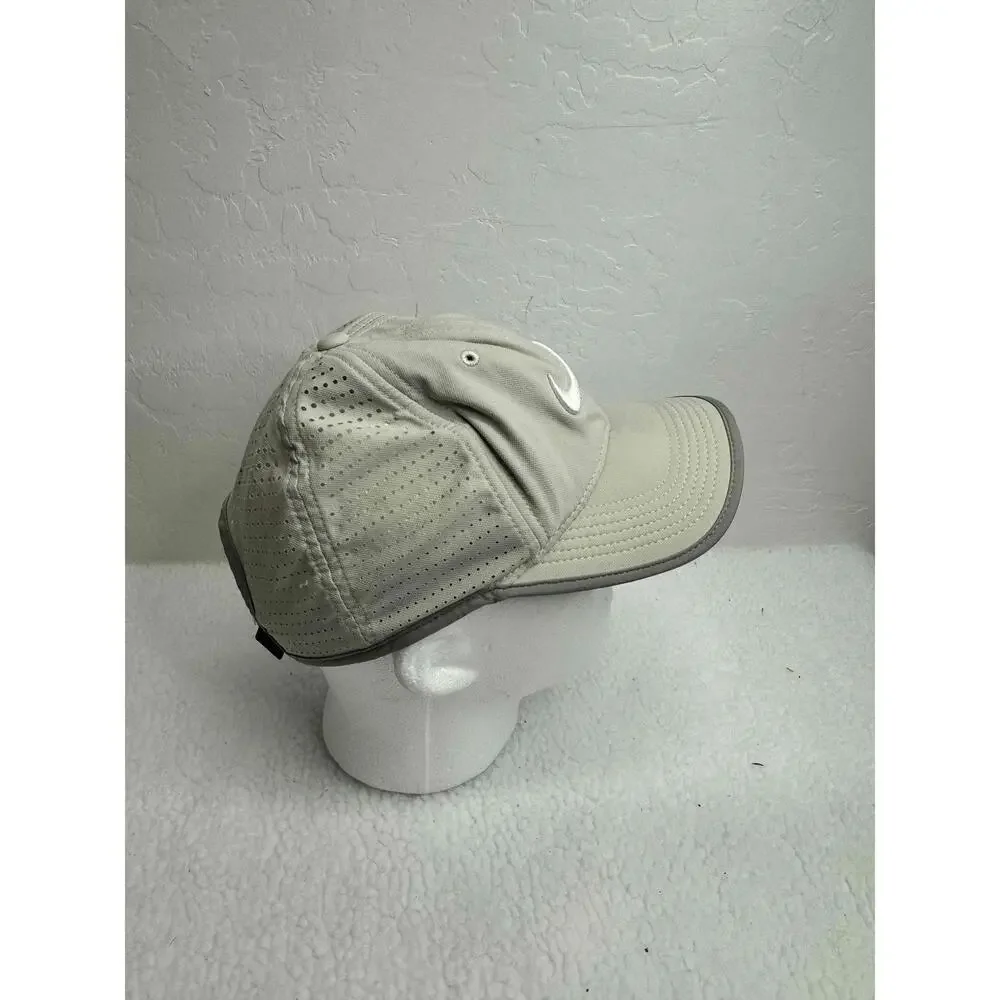 Nike Classic99 Perforated Baseball Cap Logo Curved Brim‎ One Size Polyester